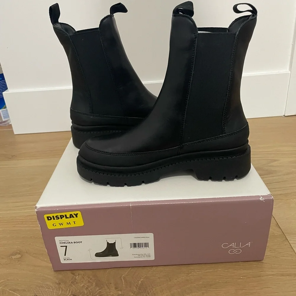 Calia by Carrie Underwood Black Chelsea “Peyton” Boot size 7 - Picture 6 of 11